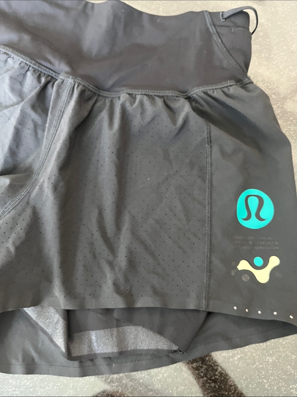 lululemon athletica Nulux Road to Trail HRShort 4” Sz-6 - Picture 5 of 10